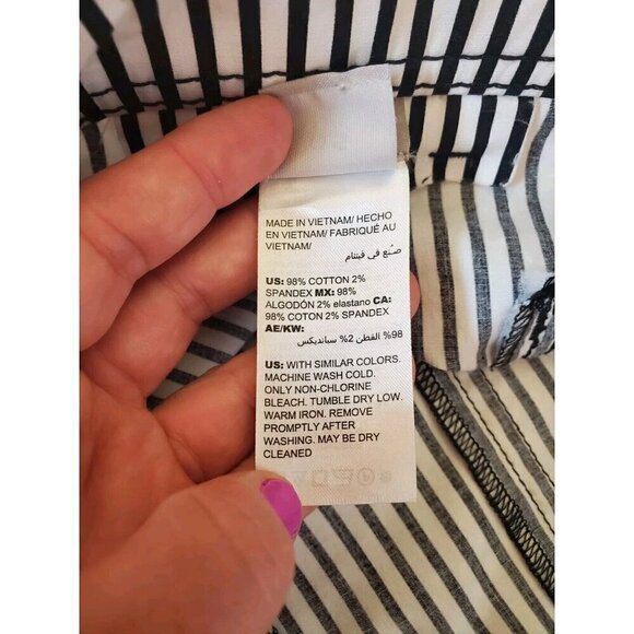 Chico Pants Cropped Women's‎ Size 6 (Chico 0.5) Black White Striped Lightweight - Picture 13 of 16